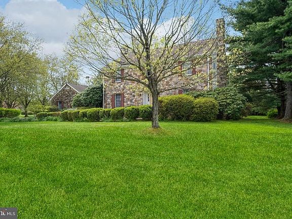 4th image of 17 Foxcroft Dr