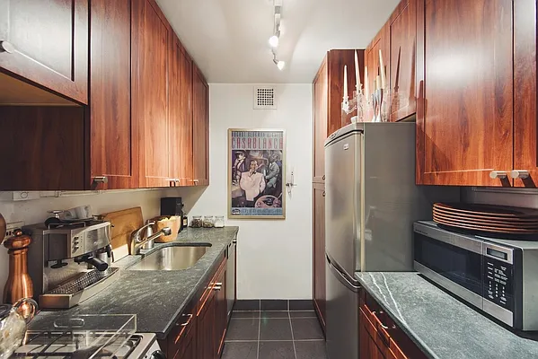 Sold by Nest Seekers International | media 4