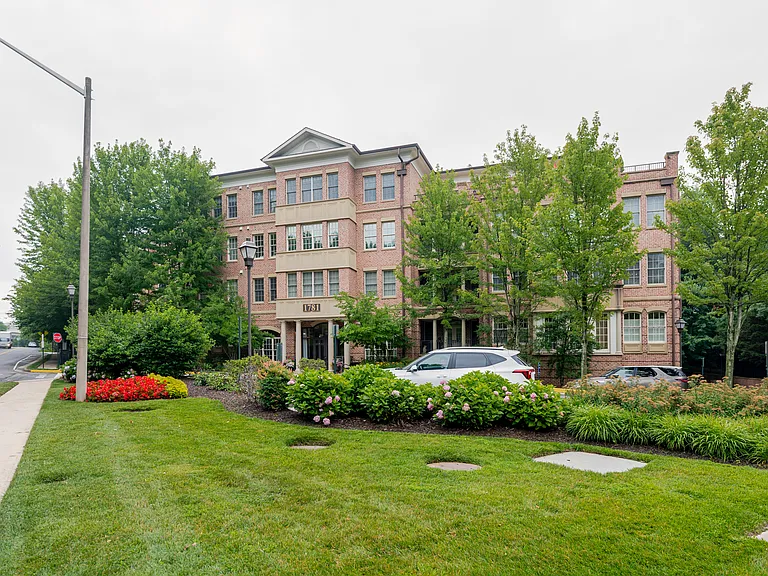 1781 Chain Bridge Rd #401 — Photo 28