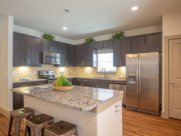 4th image of 12325 Shadow Creek Pkwy #2178571