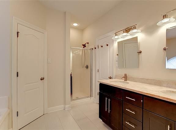5th image of 104 Frenchmen Dr