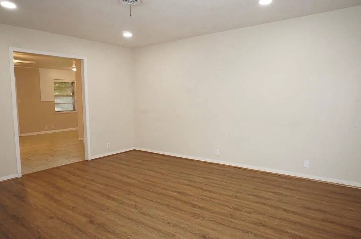 Building Photo - 1716 Edna Ave