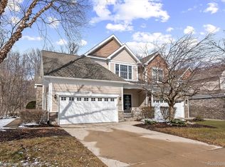 24910 Reeds Pointe Dr, Novi, MI 48374