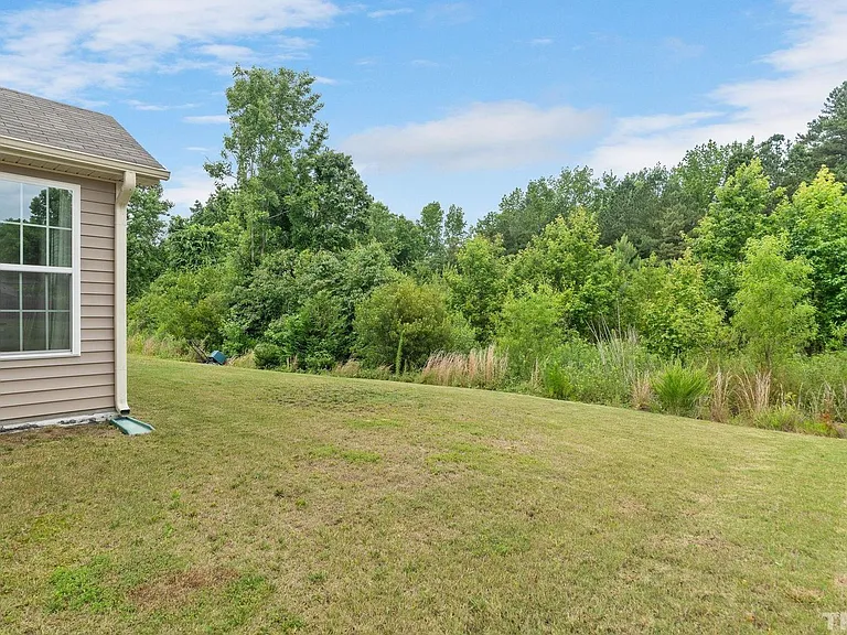 220 Avery Glenn Way — Photo 6