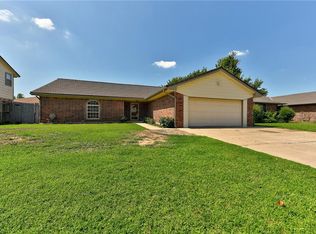 1012 Linn Ln, Yukon, OK 73099