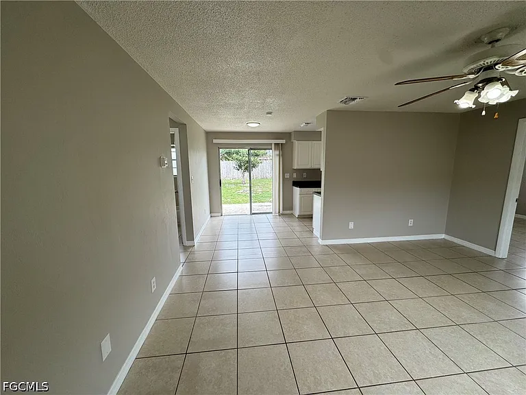 1112 Gifford Ave S — Photo 3