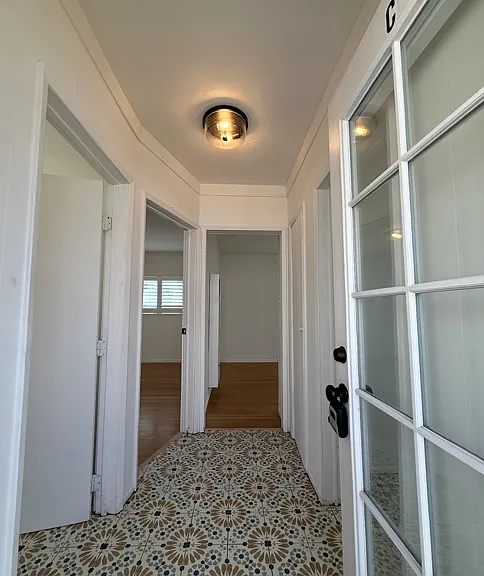 2630 The Strand — Photo 3