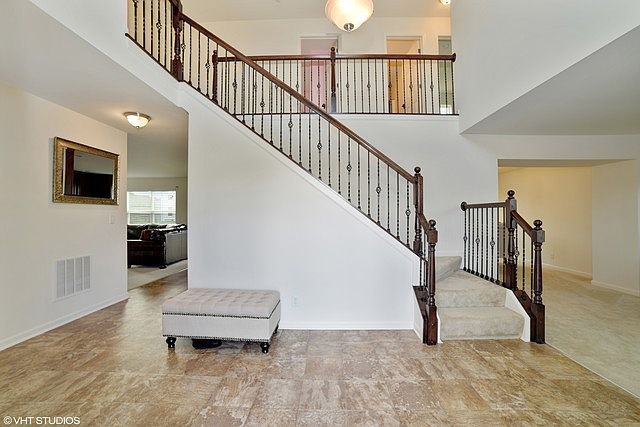 2nd image of 2460 Ross St
