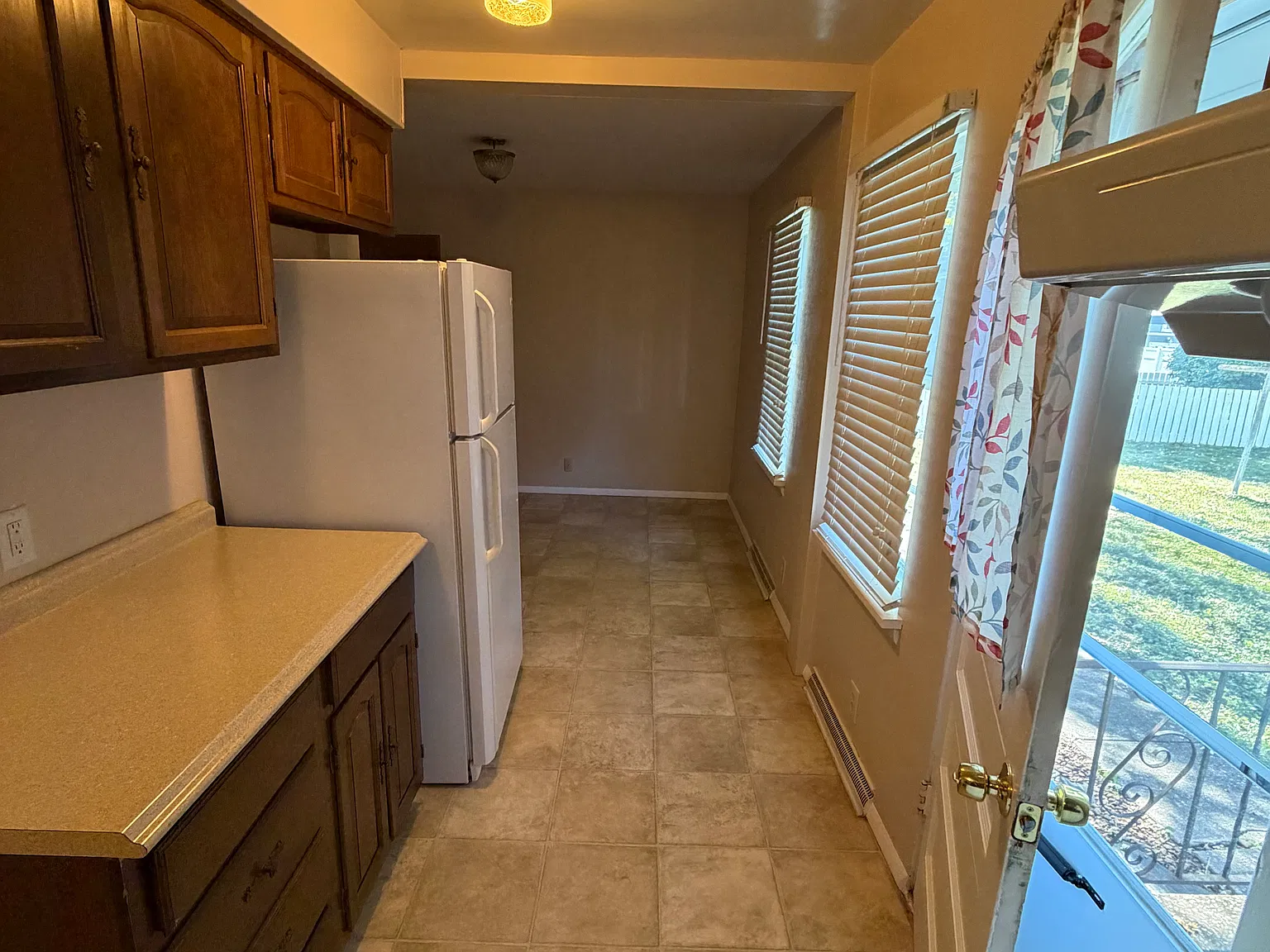 2 bed, 925 sqft, $1,200 — Photo 4