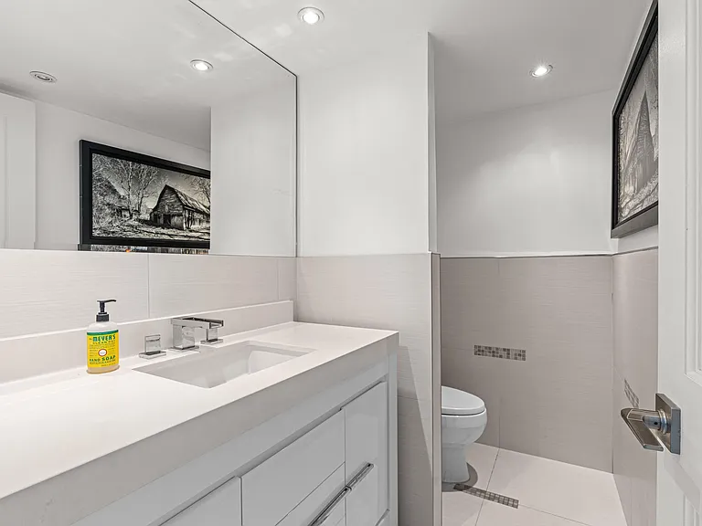 520 Brickell Key Dr #A200 — Photo 21