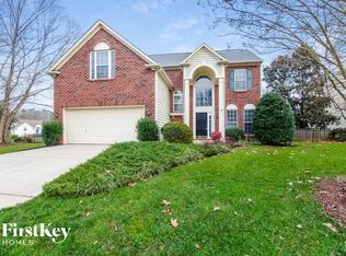 924 Clearbrook Rd, Matthews, NC 28105