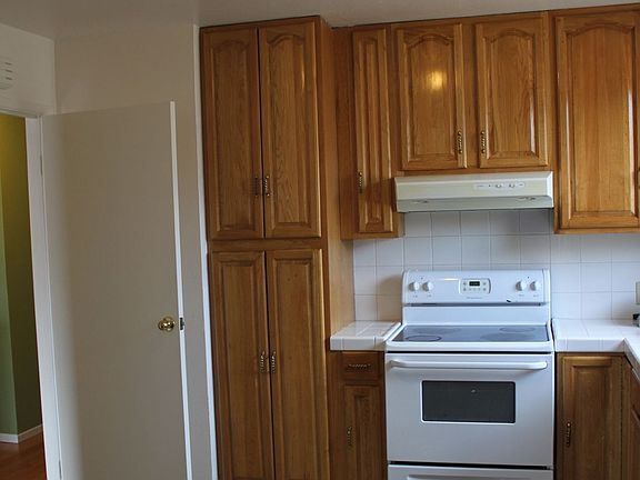 5th image of 92 Canterbury Ave