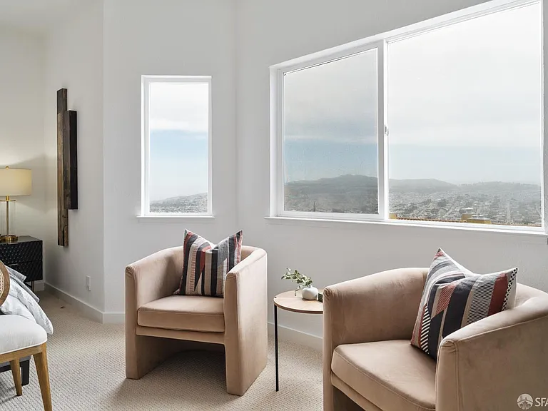 628 Los Palmos Dr — Photo 59