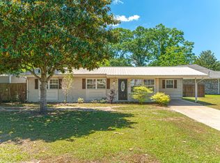 202 Powell Dr, Crestview, FL 32536