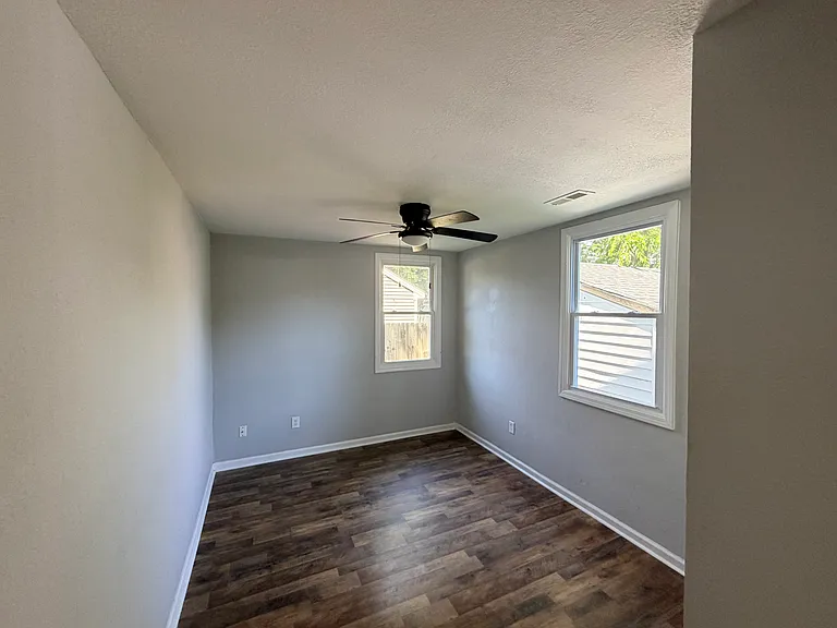 3200 Gwin St — Photo 8