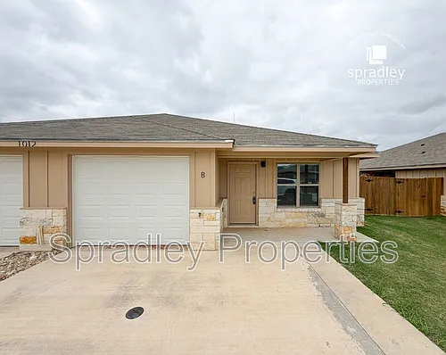 1012B Kerr Ct Photo 1