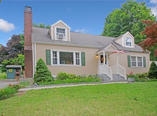 37 Topstone Dr, Danbury, CT 06810