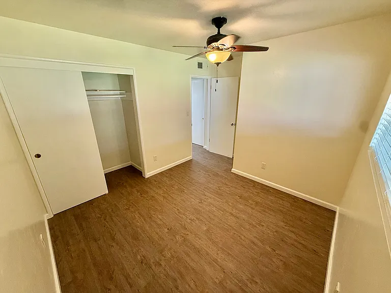412 Washington Ave — Photo 12