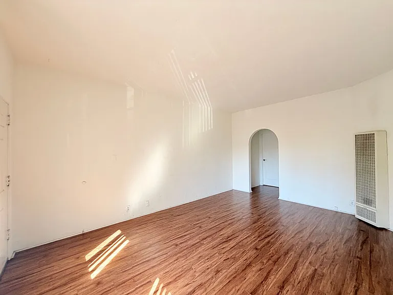 230 N Reno St — Photo 2