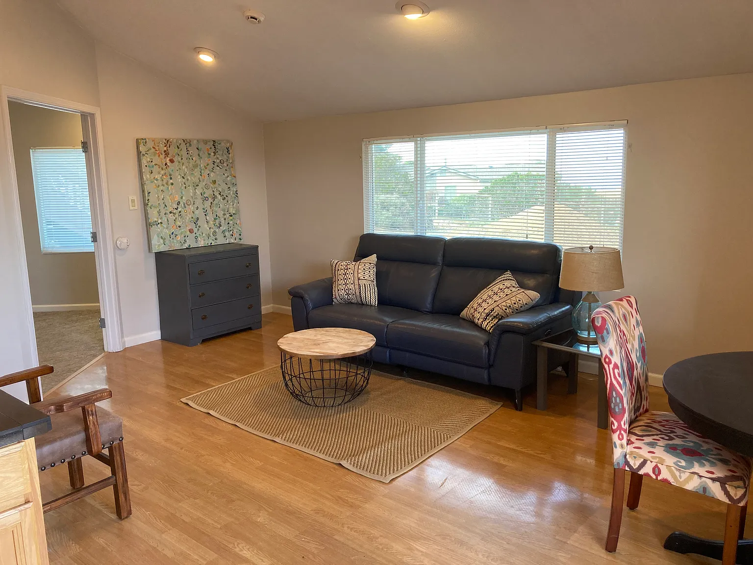 1 bed, 700 sqft, $2,100 — Photo 2