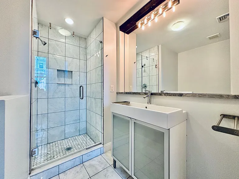 841 Chapel St — Photo 14