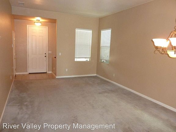3rd image of 3240 Beretania Way