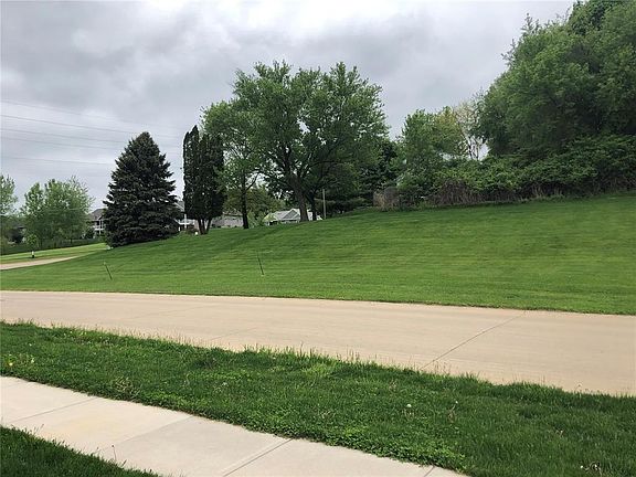 3rd image of 6515 Cottage Ridge Ct NE