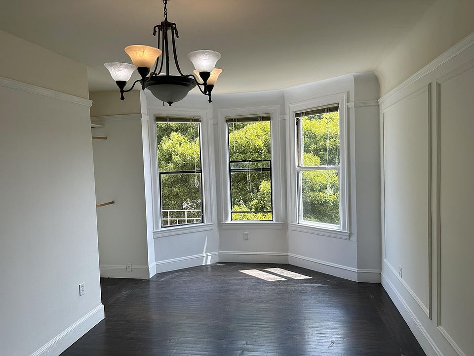1st image of 677 Oak St #11