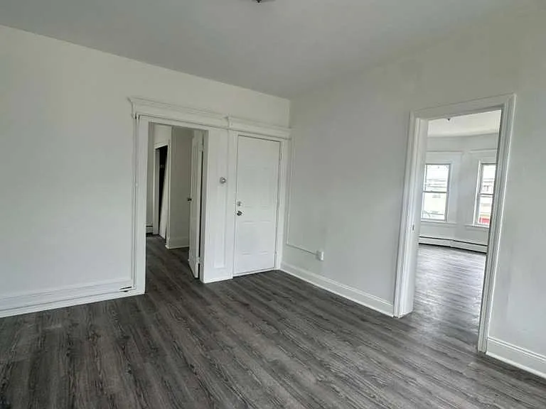 690 William St #2 — Photo 3