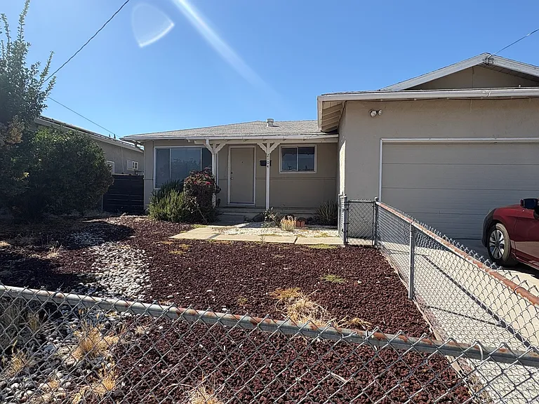 2104 Field St — Photo 17
