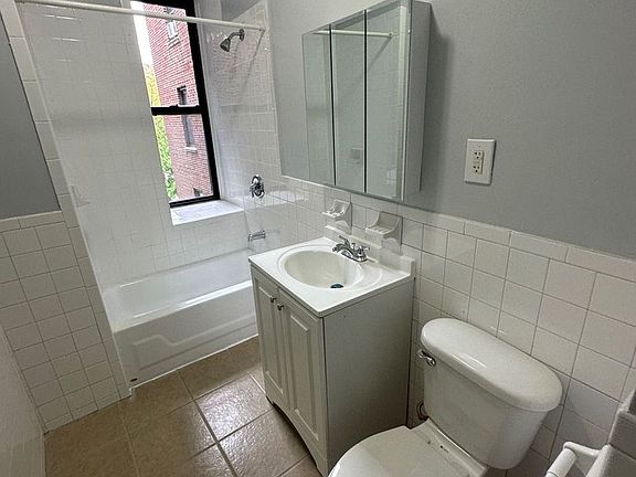 4th image of 320 Fairmount Ave APT 301