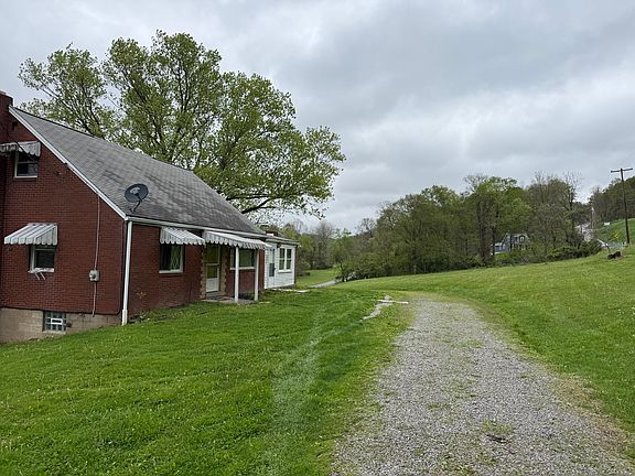 2nd image of 400 Merwin Rd