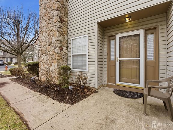 4th image of 253 Nebula Rd