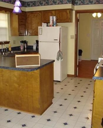 3rd image of 1507 N Knoxville Ave