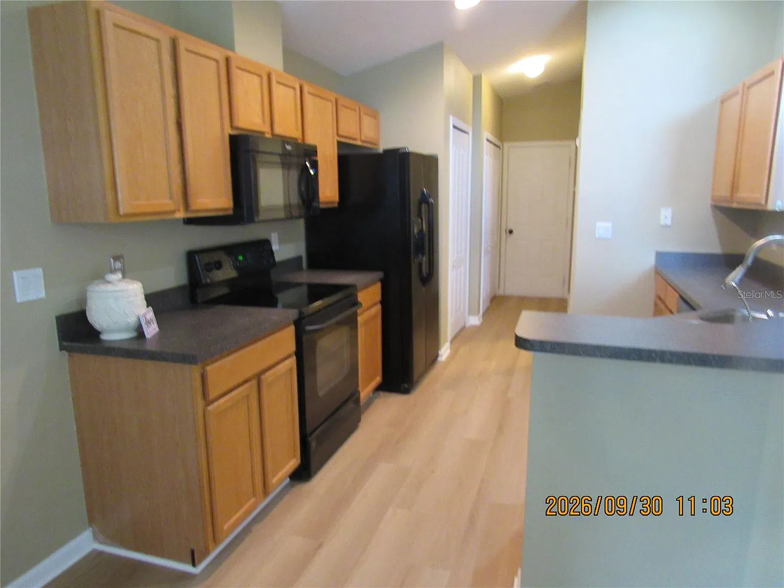 3 bed, 1724 sqft, $2,300 — Photo 2