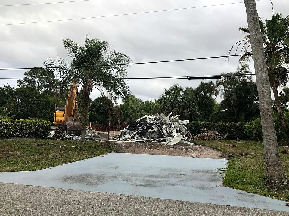 2nd image of 2462 Flamingo Rd
