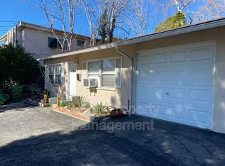 6809 Valmont St, Tujunga, CA 91042