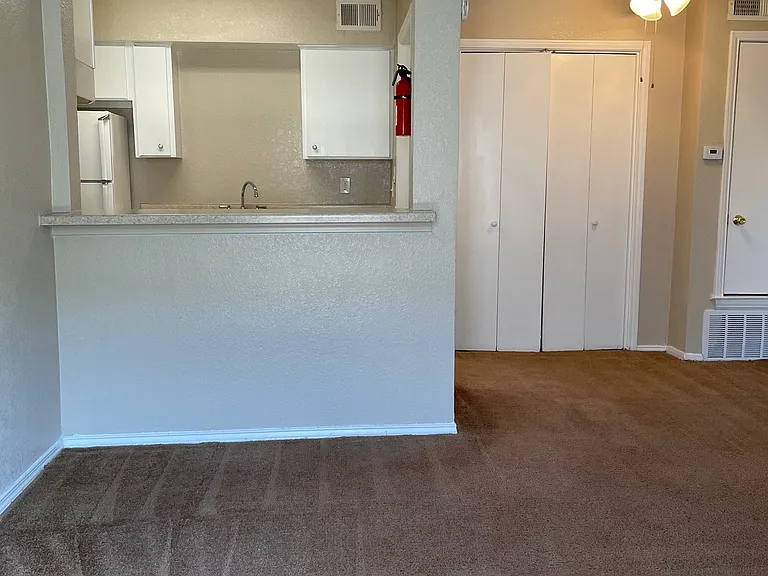 Tara Apartments — Photo 44
