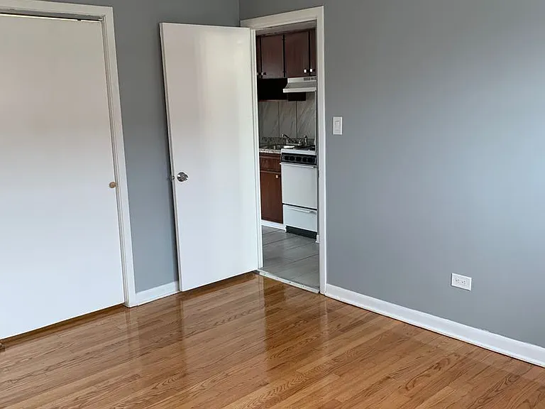 4325 W 95th St — Photo 5