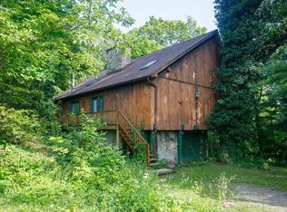 6 Old West Dorsey Ln, Hyde Park, NY 12538