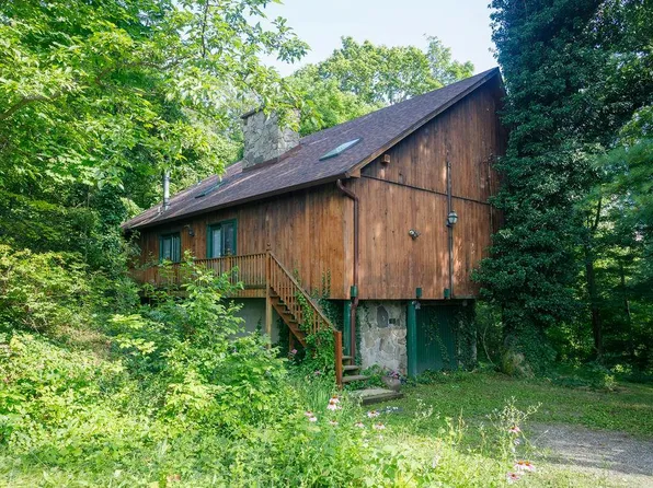 6 Old West Dorsey Lane, Hyde Park, NY 12538