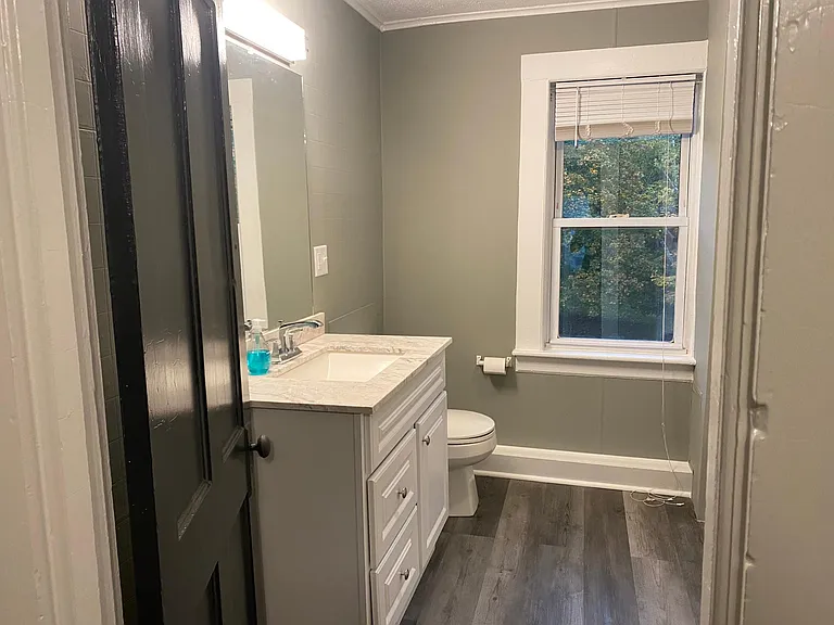 Bath (second floor).