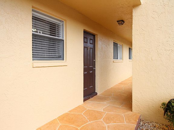 2nd image of 2825 SW 22nd Ave #1020