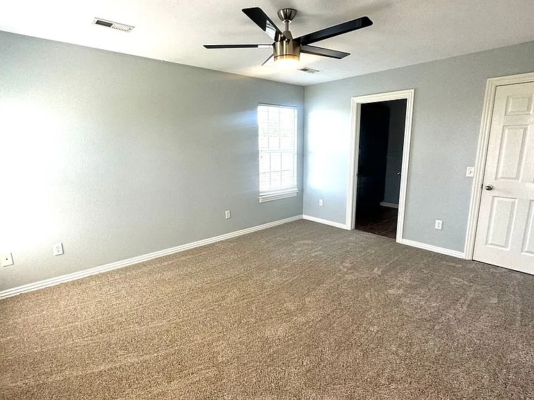 3705 SW Hansom Loop — Photo 11