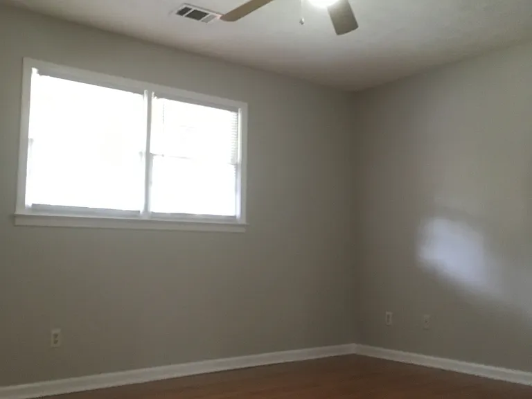 1780 Southgate Ln SE #B — Photo 2