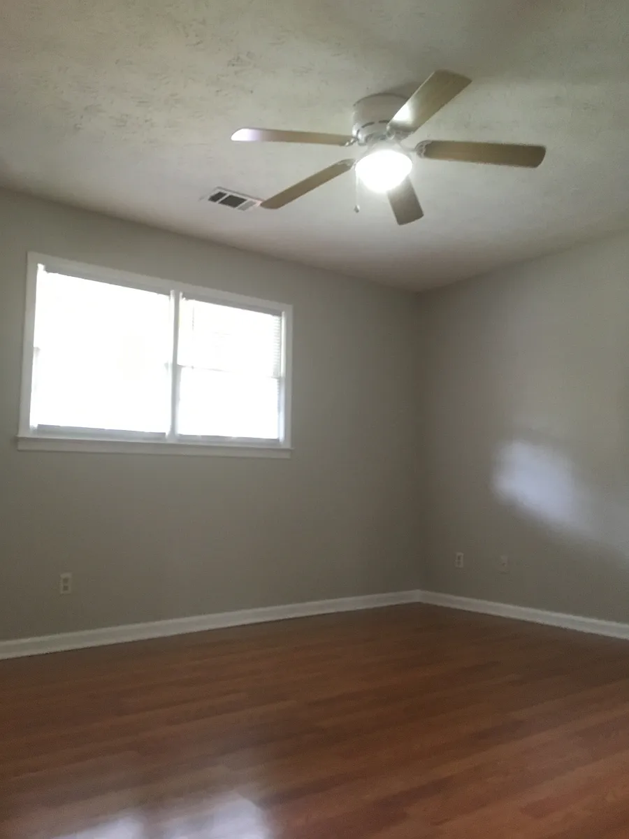 Building Photo - 1780 Southgate Ln SE #B
