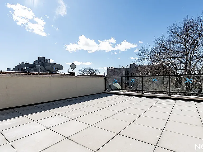 675 E 32nd St #44 — Photo 9