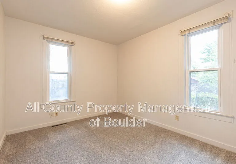 2245 Grove Cir — Photo 14