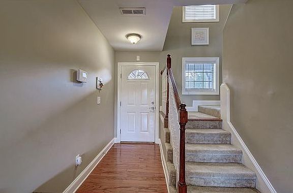 3rd image of 401 Old Grist Mill Blvd