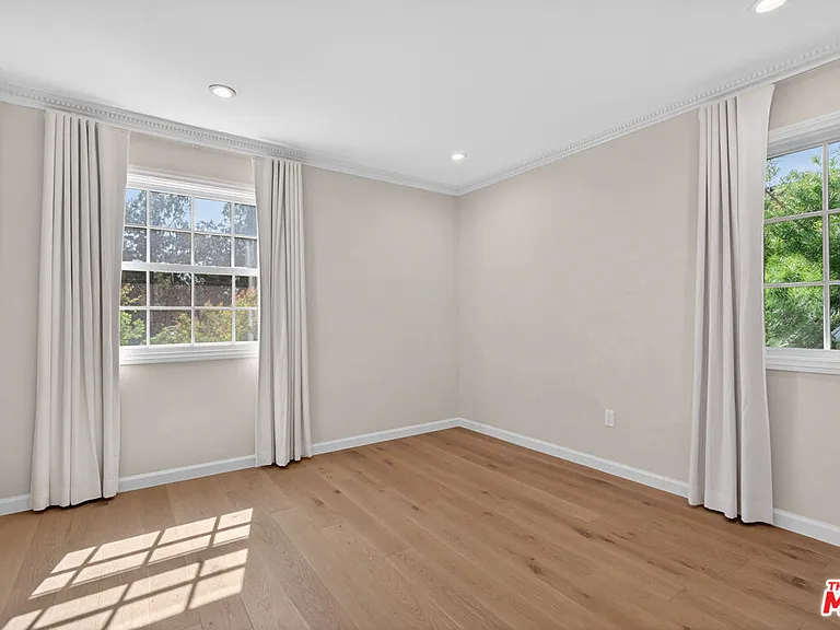 462 Warner Ave — Photo 31